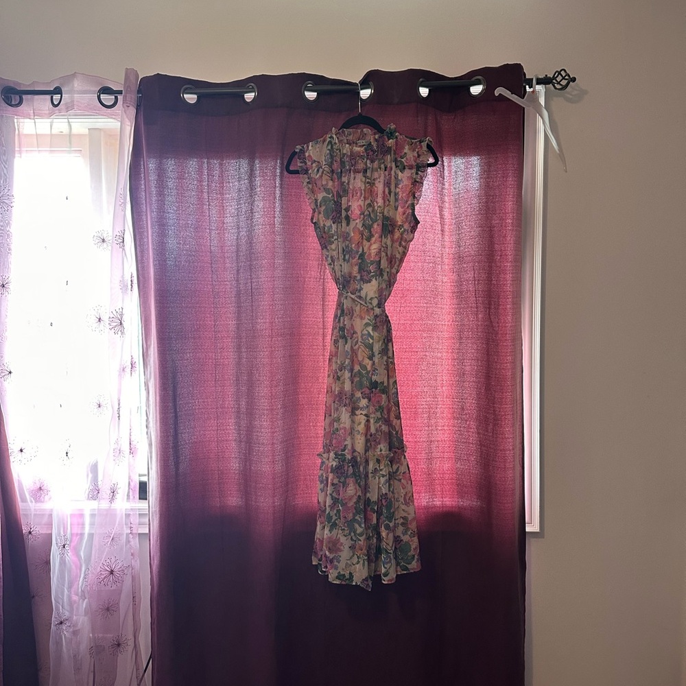 Hope & Ivy Floral Sleeveless Maxi Dress